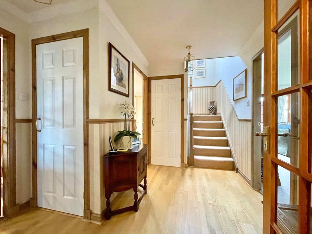 Property photo 3 of 49