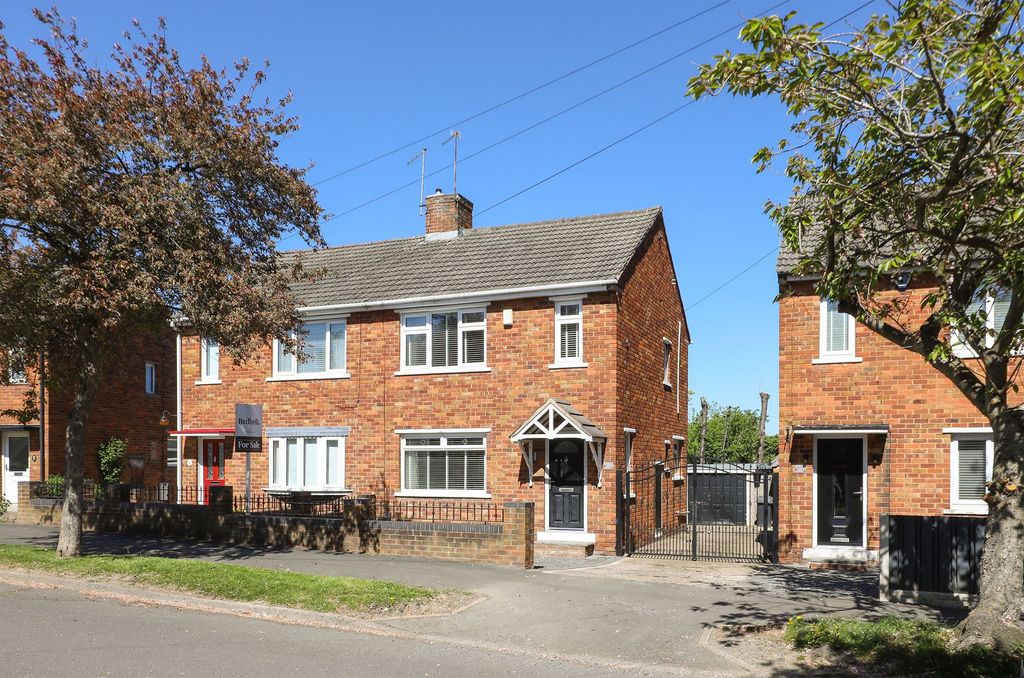 Property photo 1 of 27