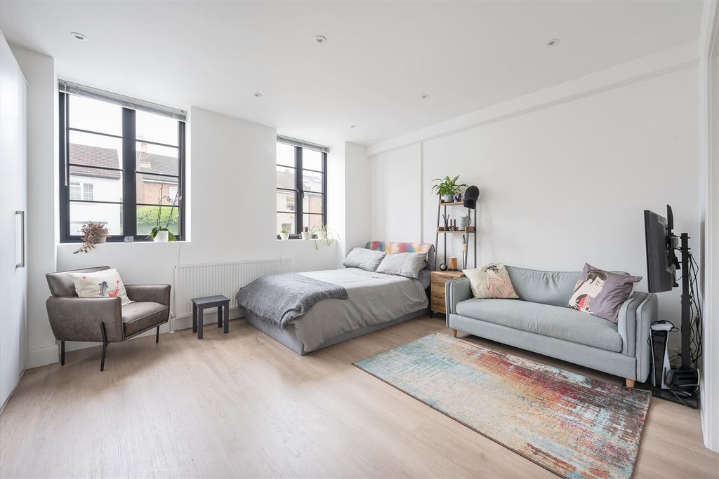 Property photo 1 of 13 Maybank Road