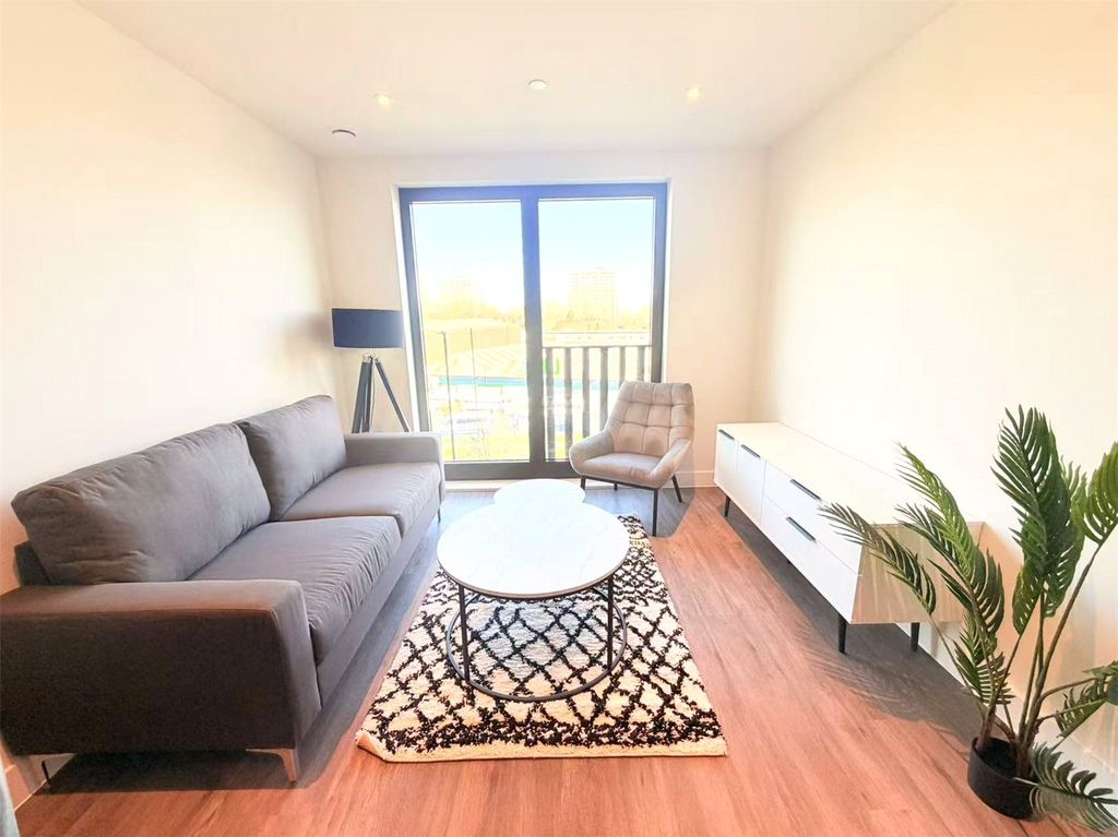 Property photo 3 of 18 Picture 3