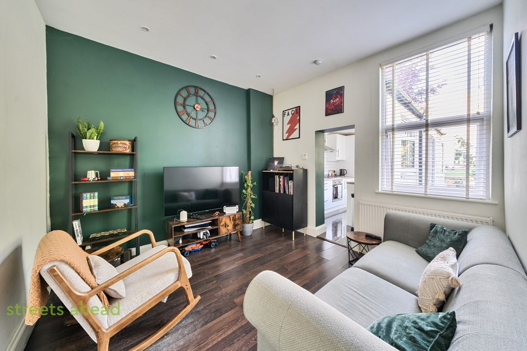 Property photo 2 of 14 A34B8d4c-E72B-4A4...