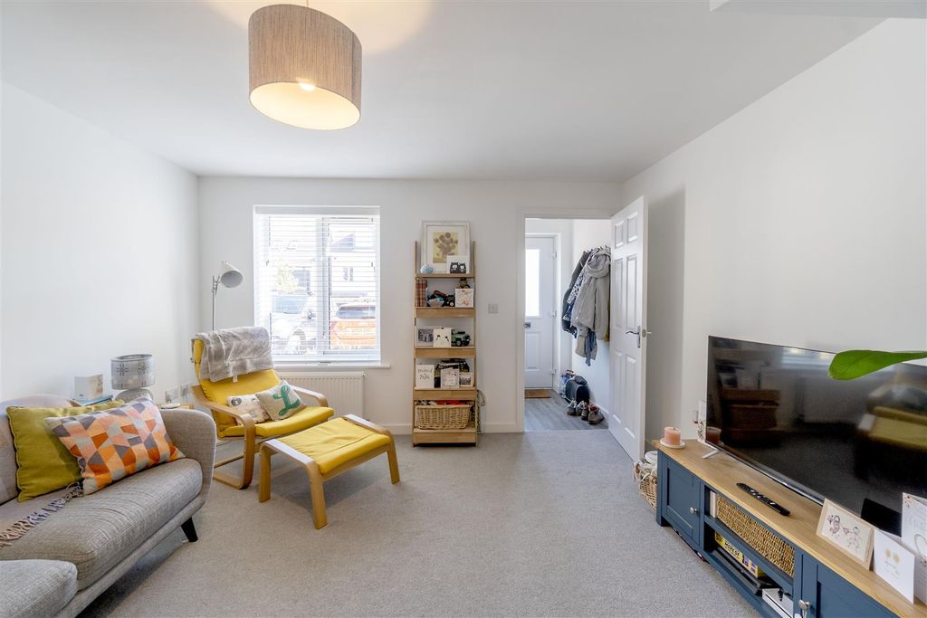 Property photo 2 of 10 Living 2.Jpg