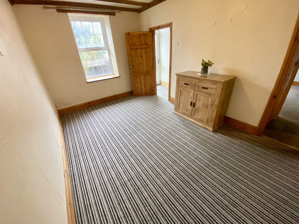 Property photo 3 of 16 Dining Room