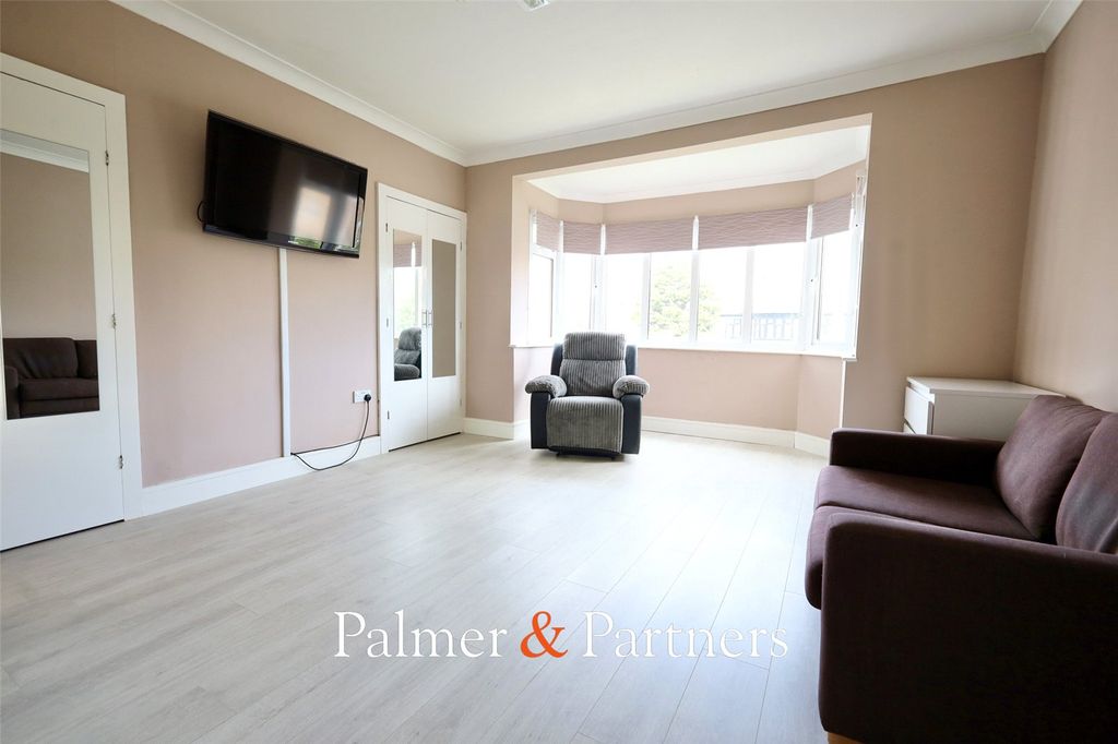 Property photo 3 of 18 Picture No. 04