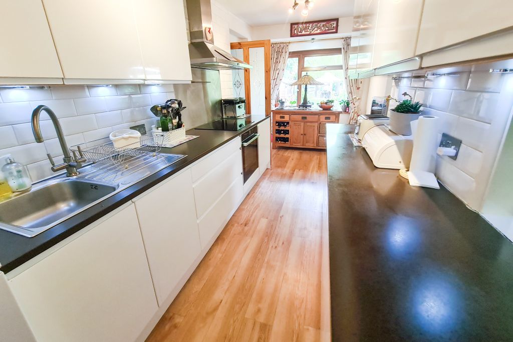 Property photo 3 of 15 Kitchen