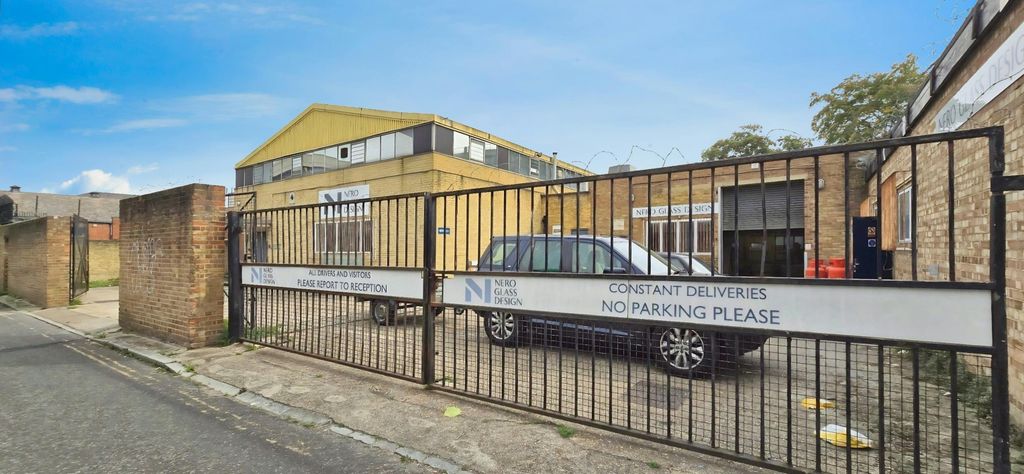 Property photo 2 of 13 23F4c2Be-1F5D78~1.Jpg