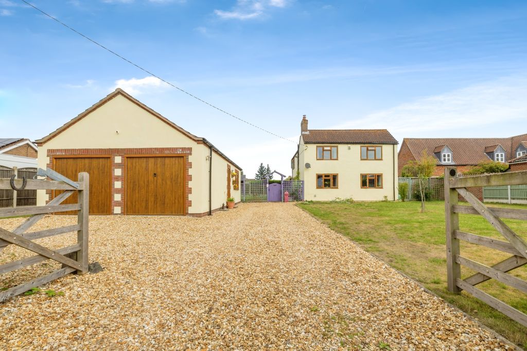 Property photo 1 of 23