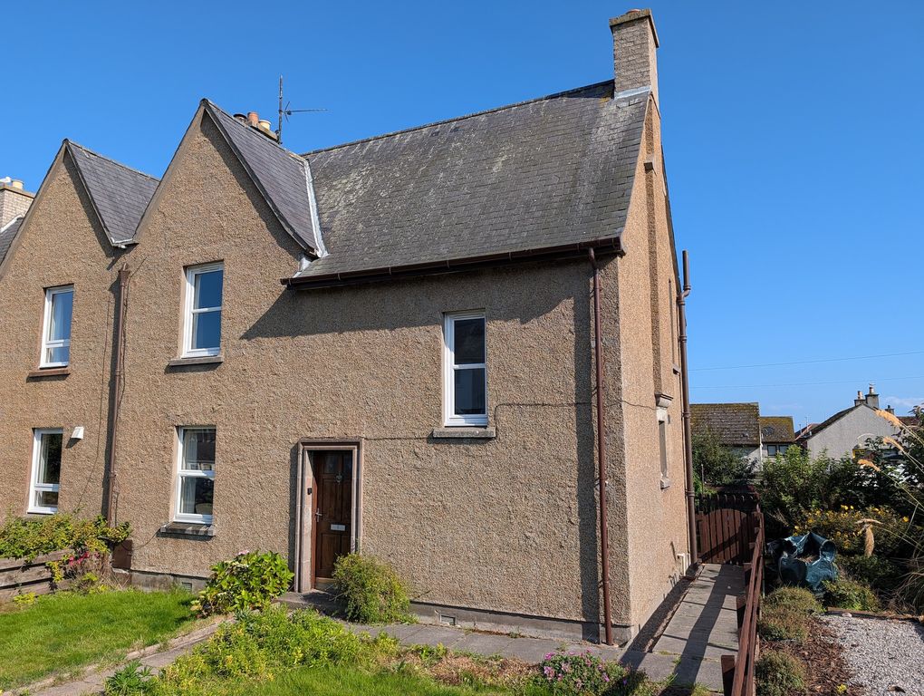 Property photo 2 of 27