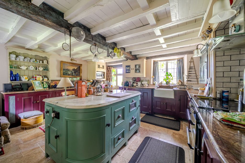 Property photo 2 of 14 Kitchen