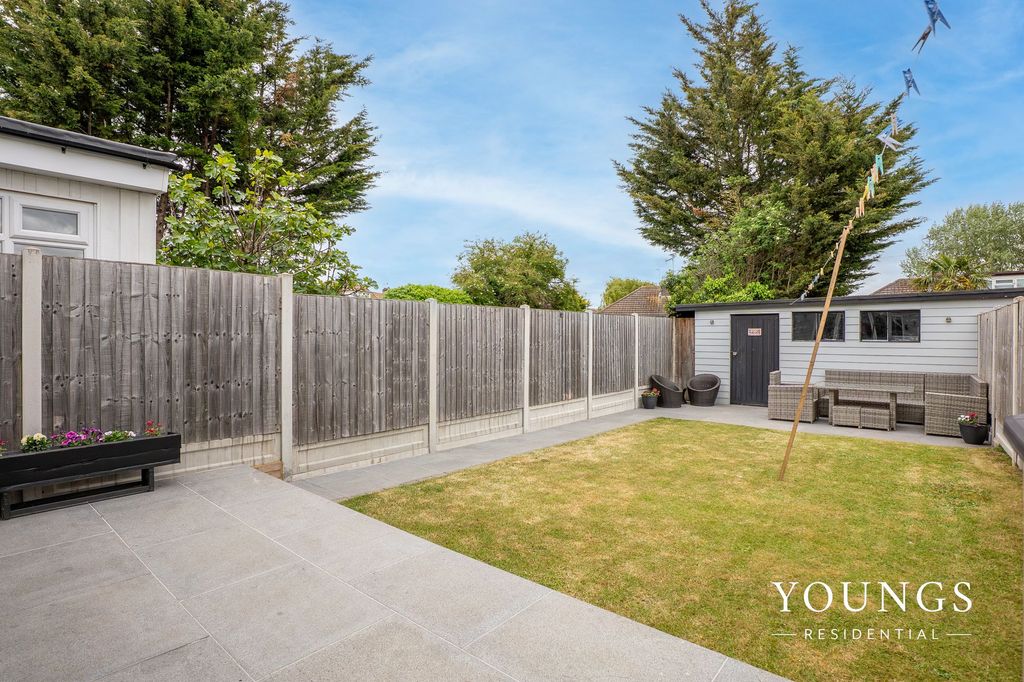 Property photo 2 of 31