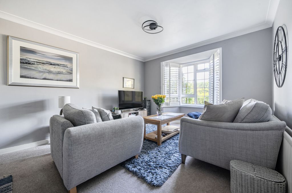 Property photo 2 of 15 1348720-27-68Beaa...