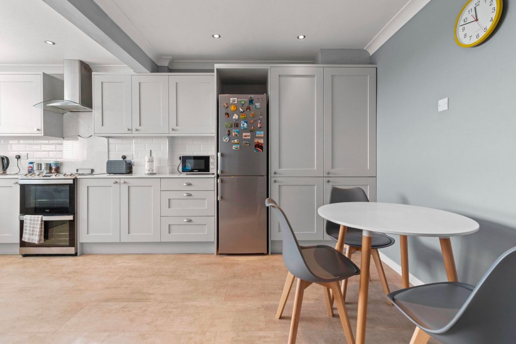 Property photo 3 of 21