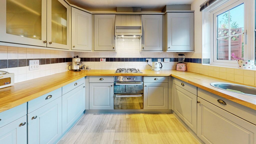 Property photo 2 of 18 Pbox-Img.Jpg