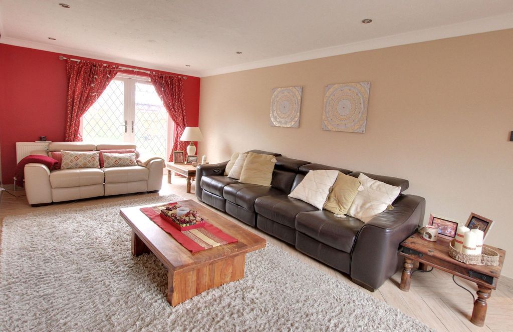 Property photo 2 of 19