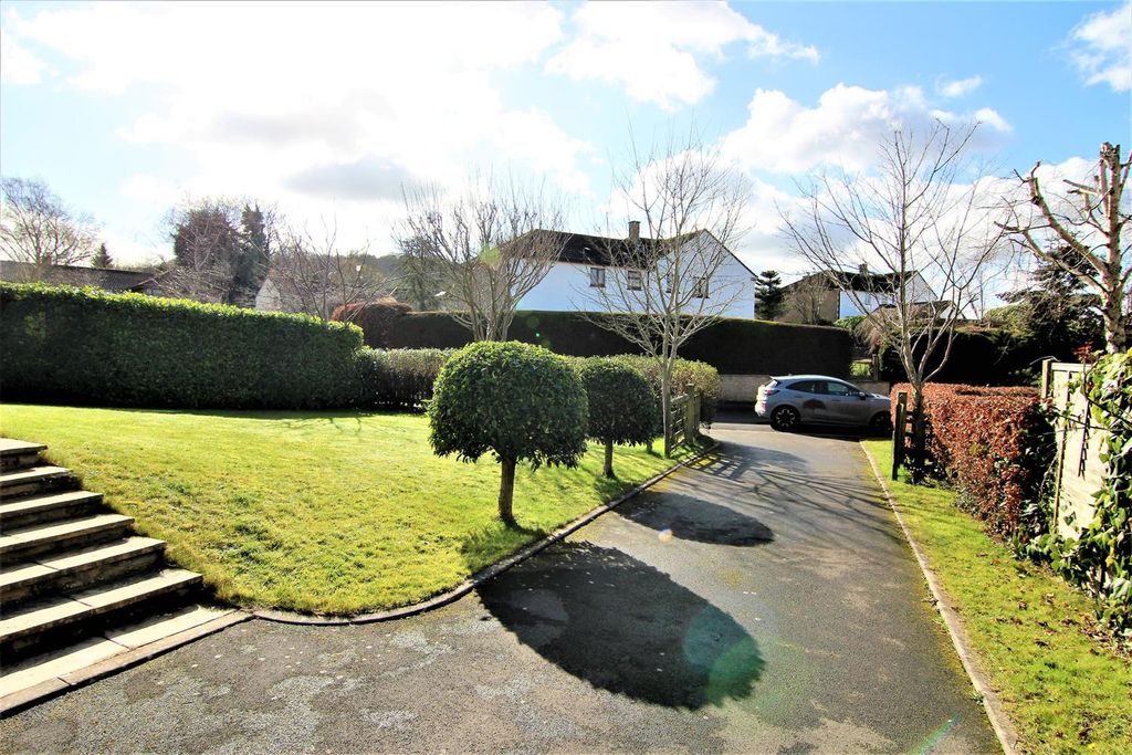 Property photo 2 of 18