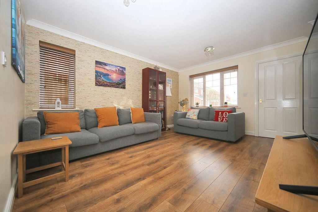 Property photo 2 of 25