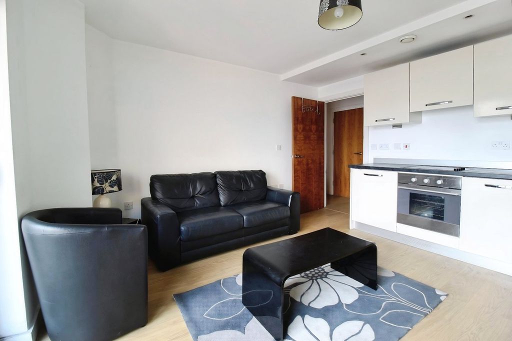 Property photo 3 of 8 Picture No. 18