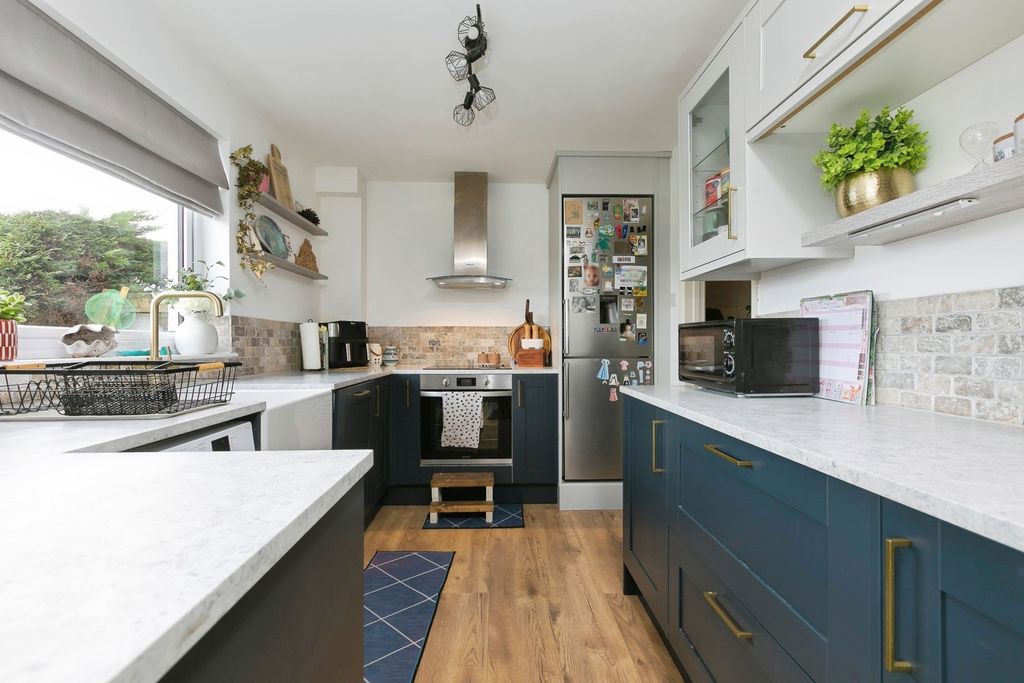 Property photo 3 of 25 Pbox-Img.Jpg