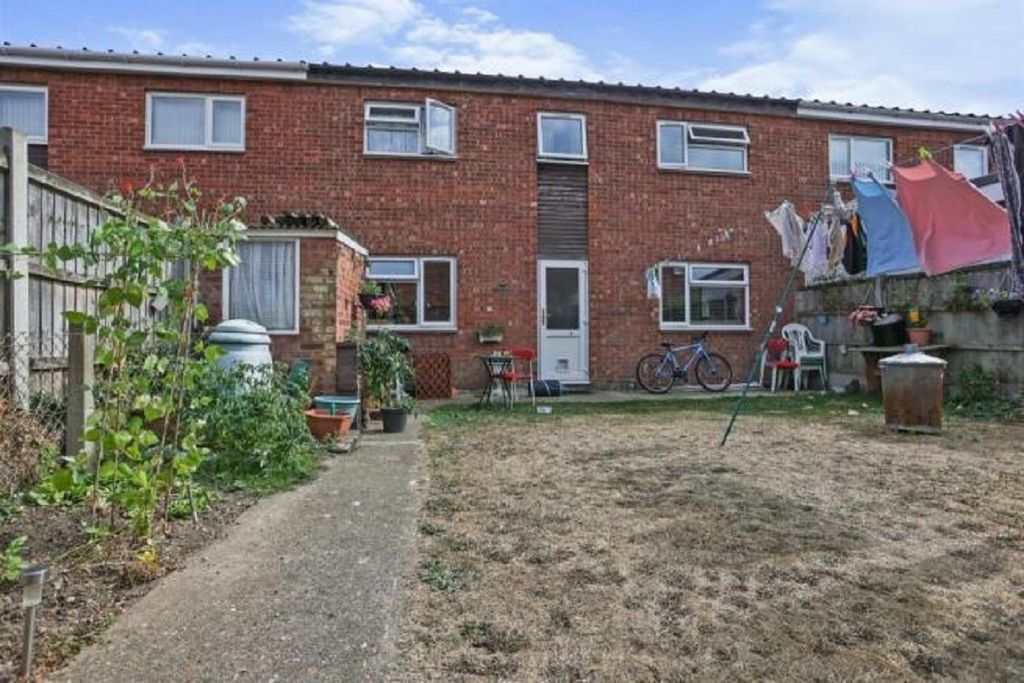 Property photo 2 of 14