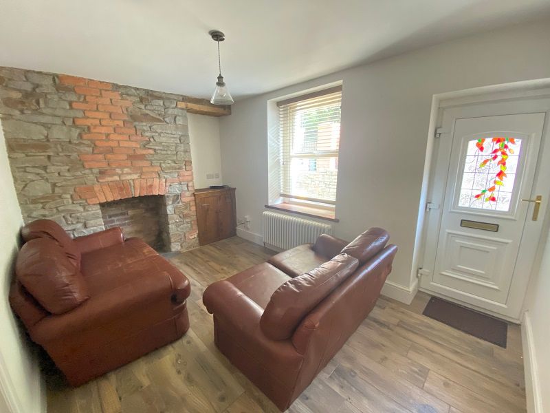 Property photo 2 of 8 Lounge