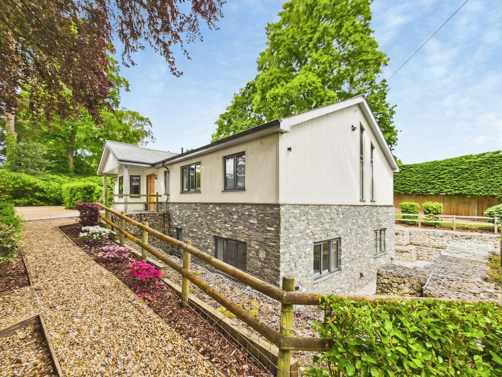 Property photo 2 of 30