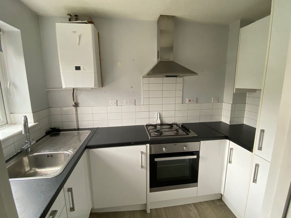 Property photo 2 of 8 Kitchen