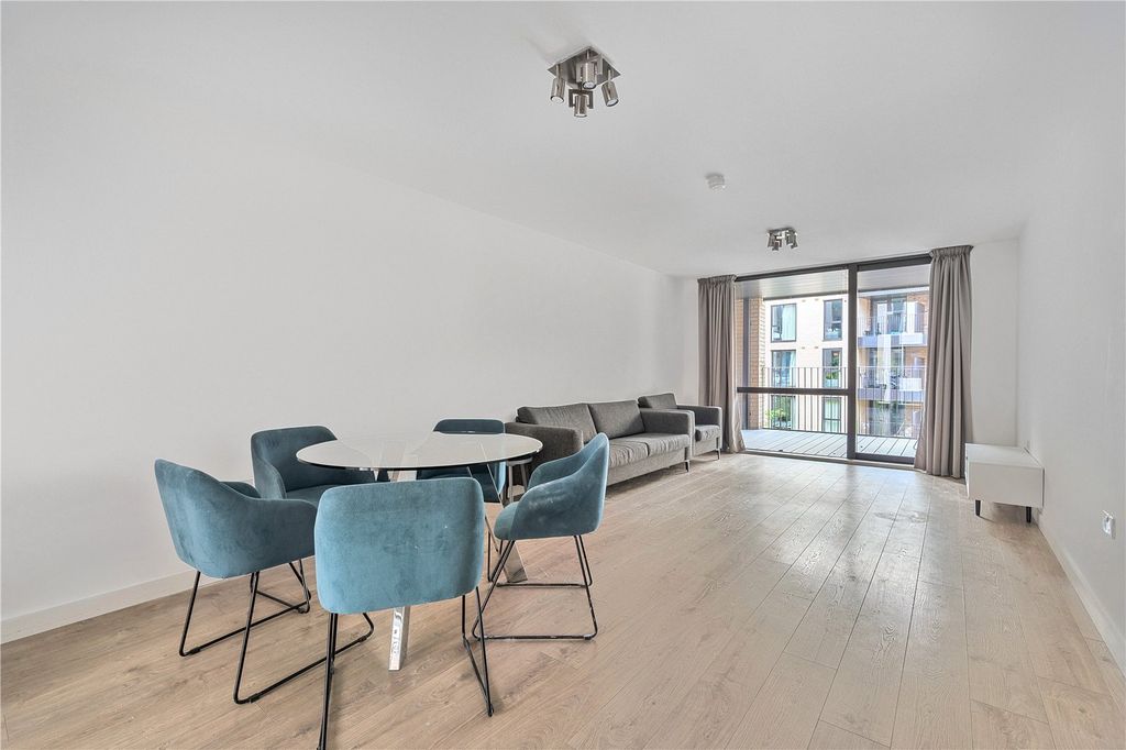 Property photo 2 of 28 Picture No. 31