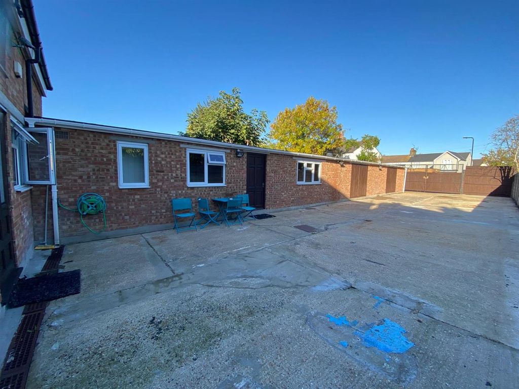 Property photo 1 of 11 Photo-2025-10-24-19-14-20 (4).Jpg