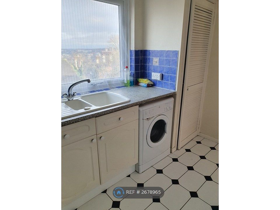 Property photo 2 of 12 Kitchen