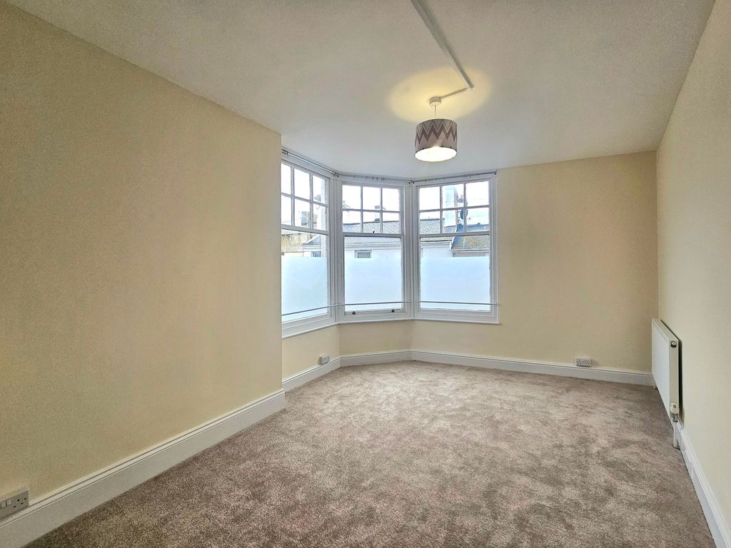 Property photo 2 of 6 Image