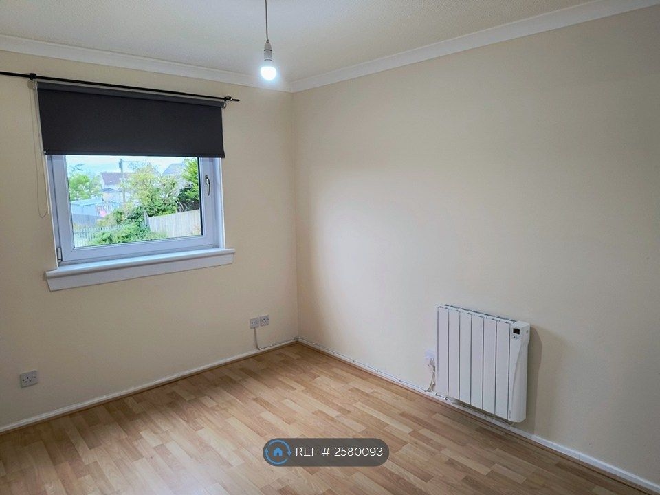 Property photo 3 of 21 Bedroom, Energy Saving Heater