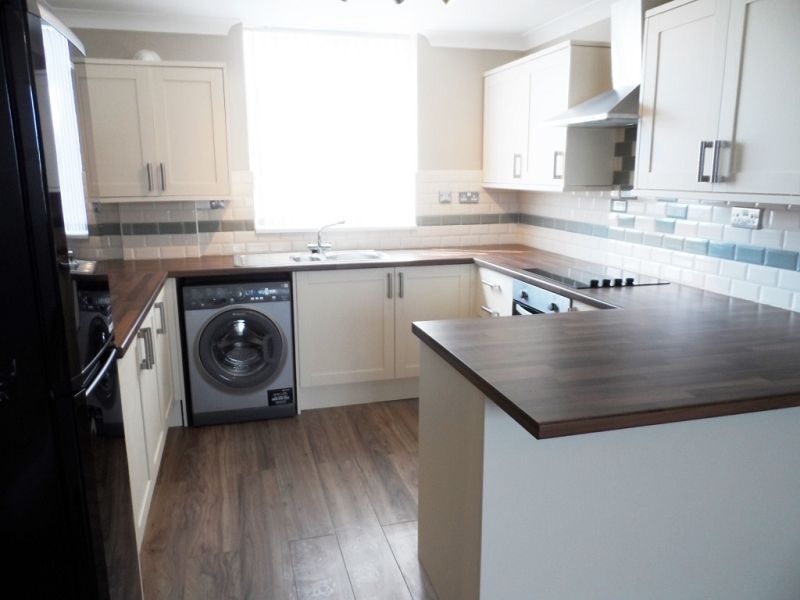 Property photo 2 of 8 Kitchen
