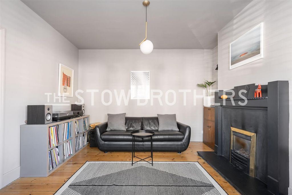 Property photo 3 of 27