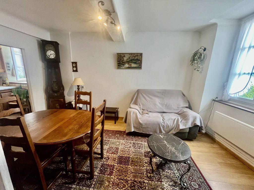 Property photo 2 of 11 121750d2443Dfee1411F58Ec8Ec8F0E8