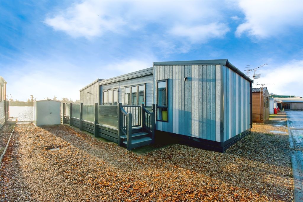 Property photo 1 of 15 Outside