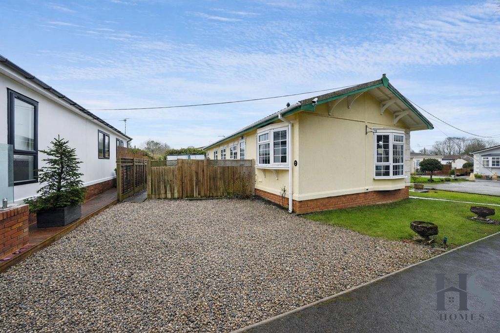 Property photo 2 of 23