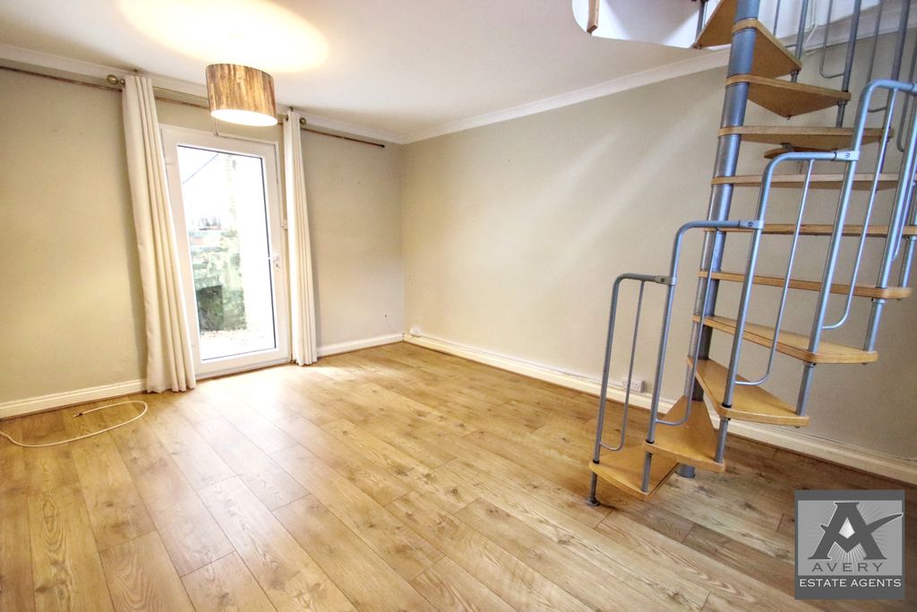 Property photo 3 of 12 Gallery