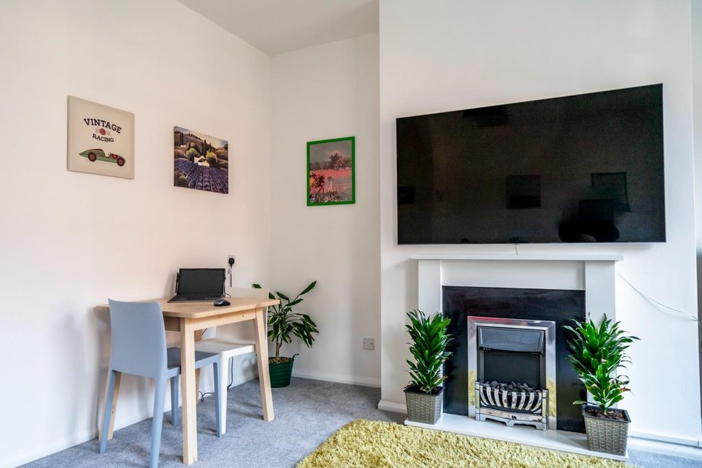 Property photo 3 of 8 Iijtm_d_Te2Ubfrbm8Avtw.Jpg