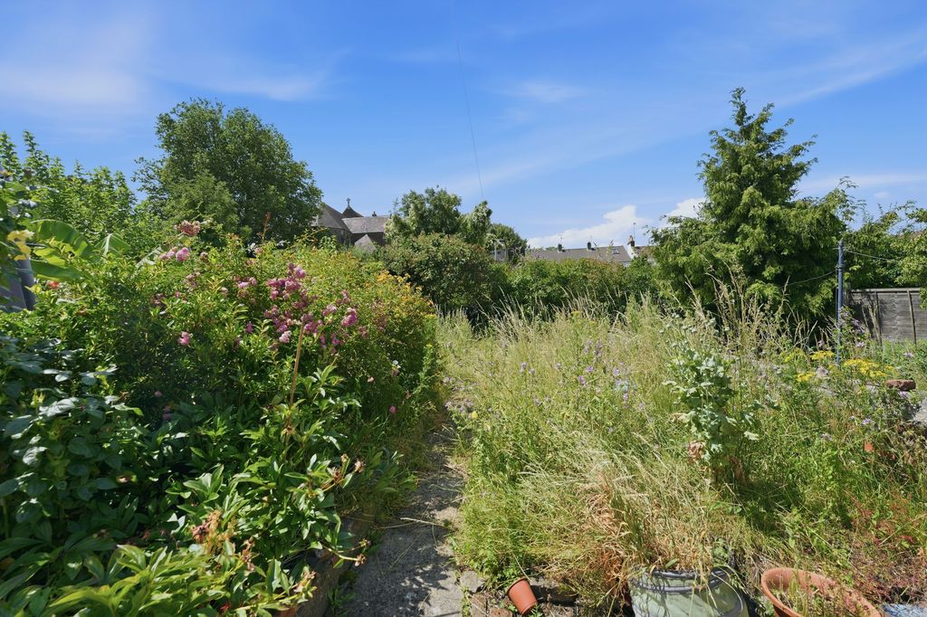 Property photo 2 of 22