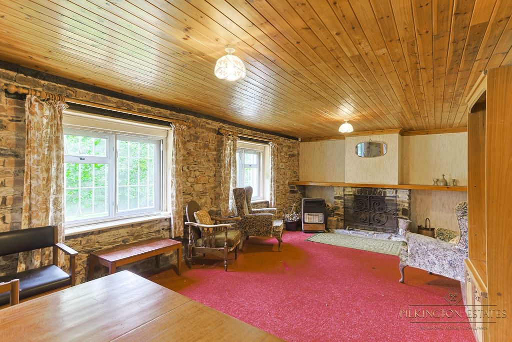 Property photo 2 of 20 4342373