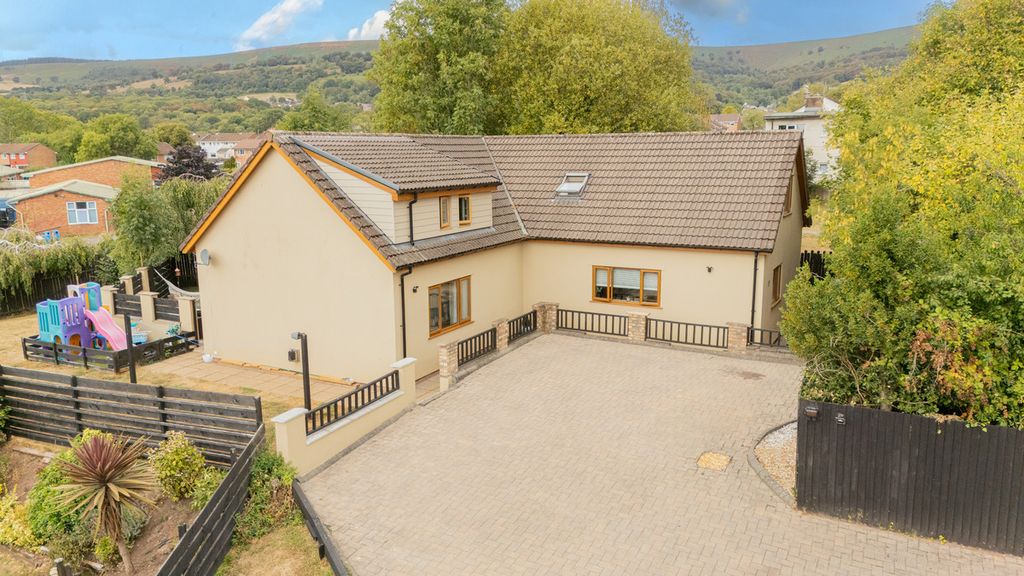 Property photo 1 of 39