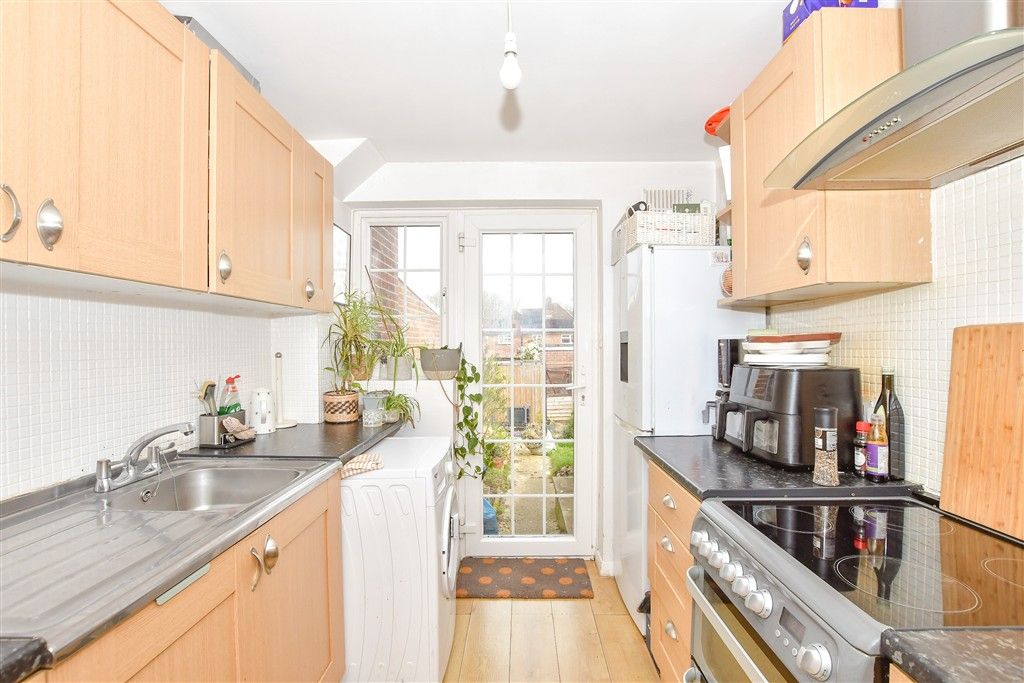Property photo 3 of 9 Kitchen