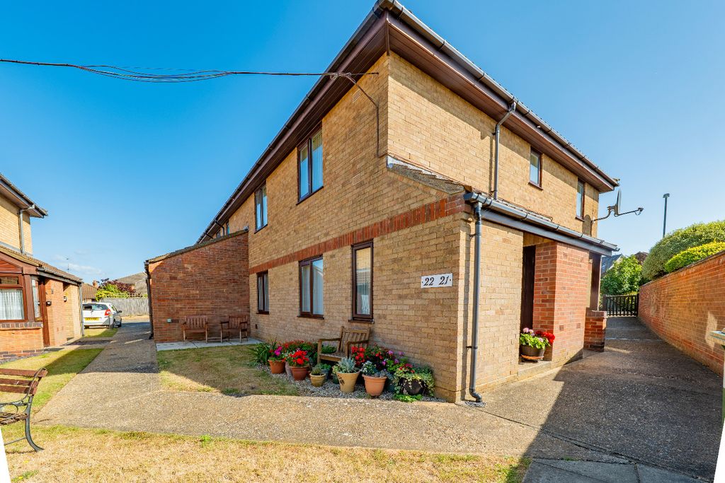 Property photo 2 of 8 4036135