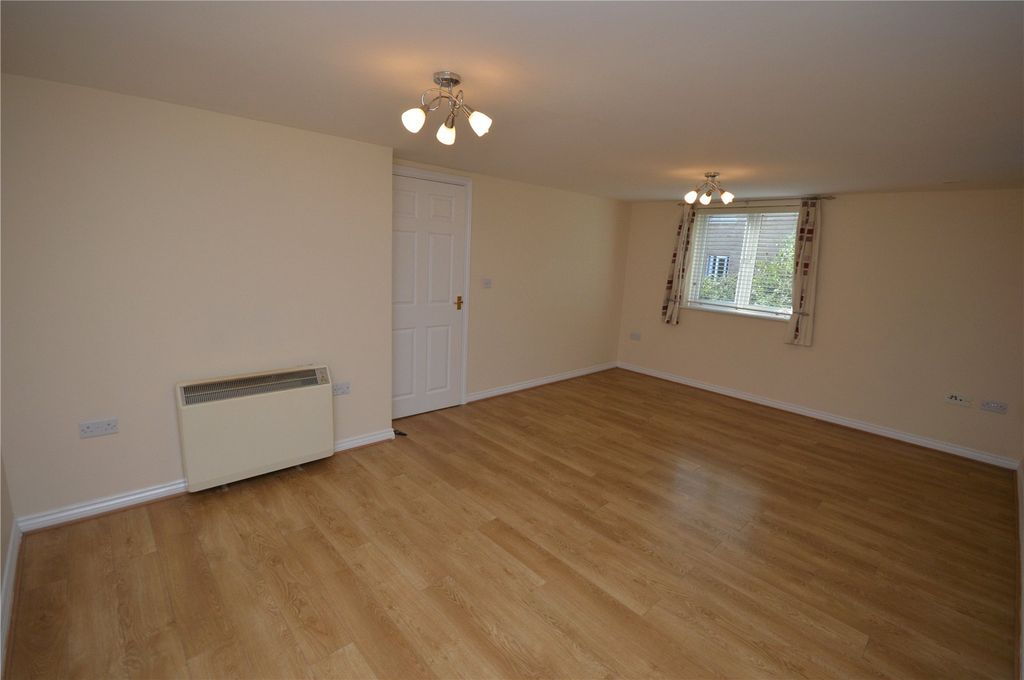 Property photo 2 of 6 Picture No. 03