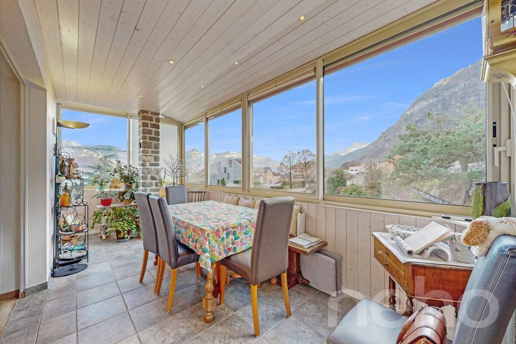 Property photo 3 of 12