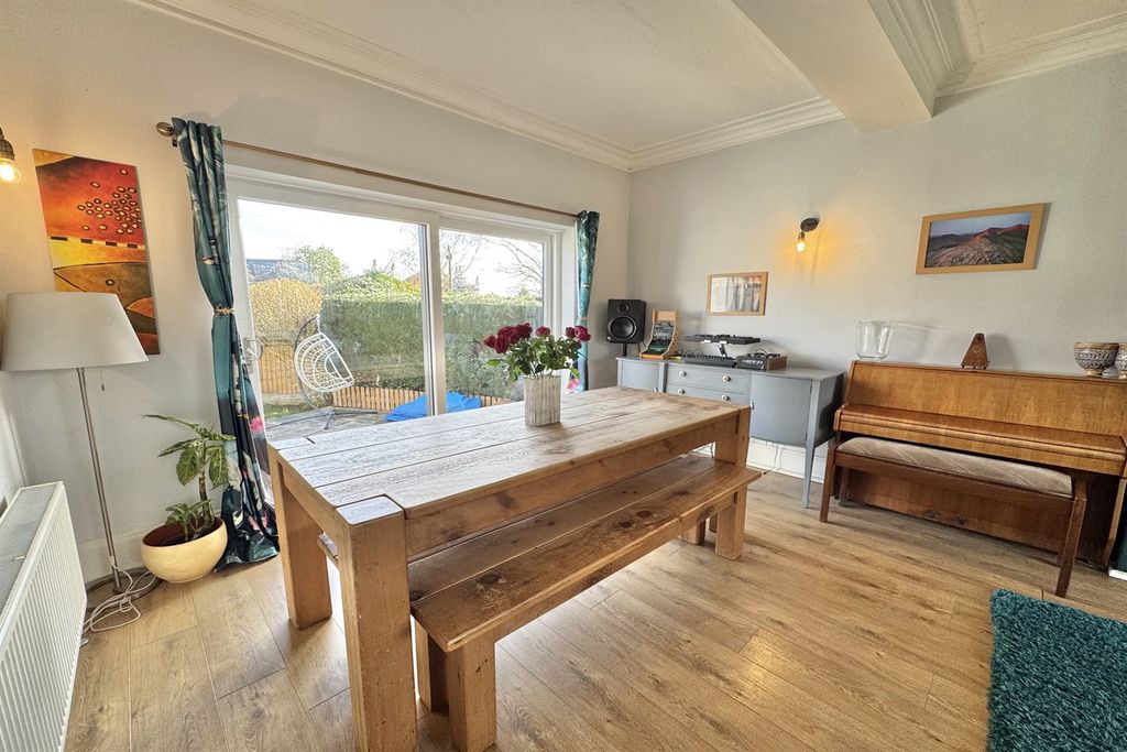 Property photo 3 of 19 Living Room