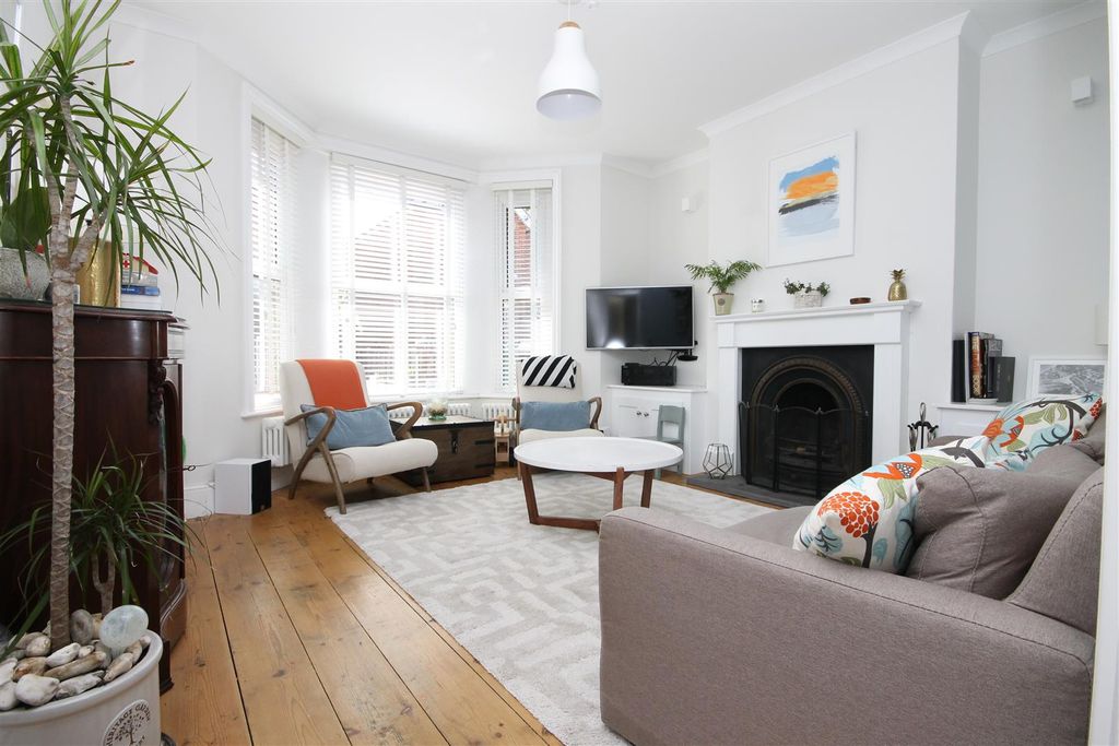 Property photo 2 of 14