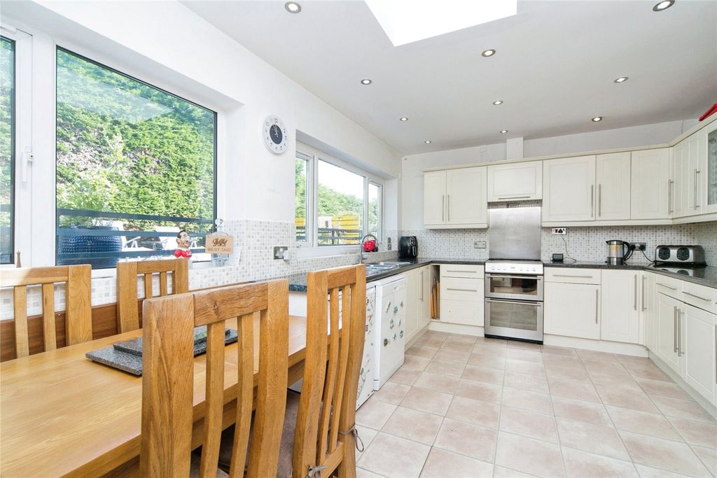 Property photo 3 of 20 Picture No. 20