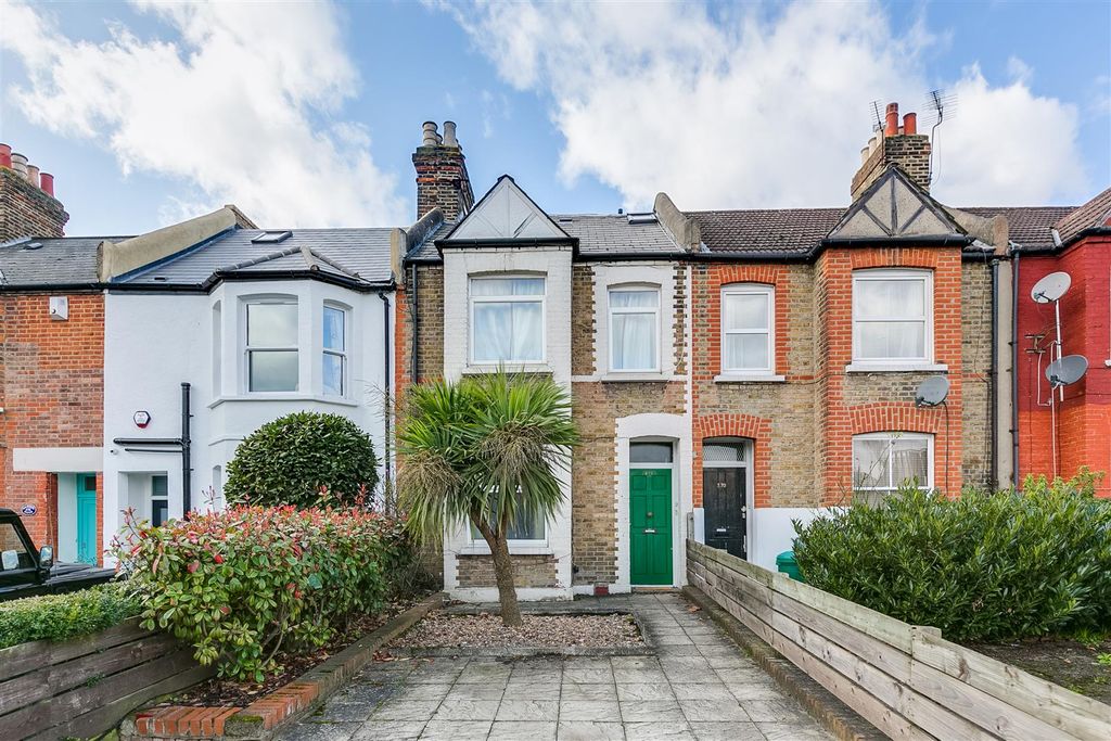 Property photo 1 of 7 External