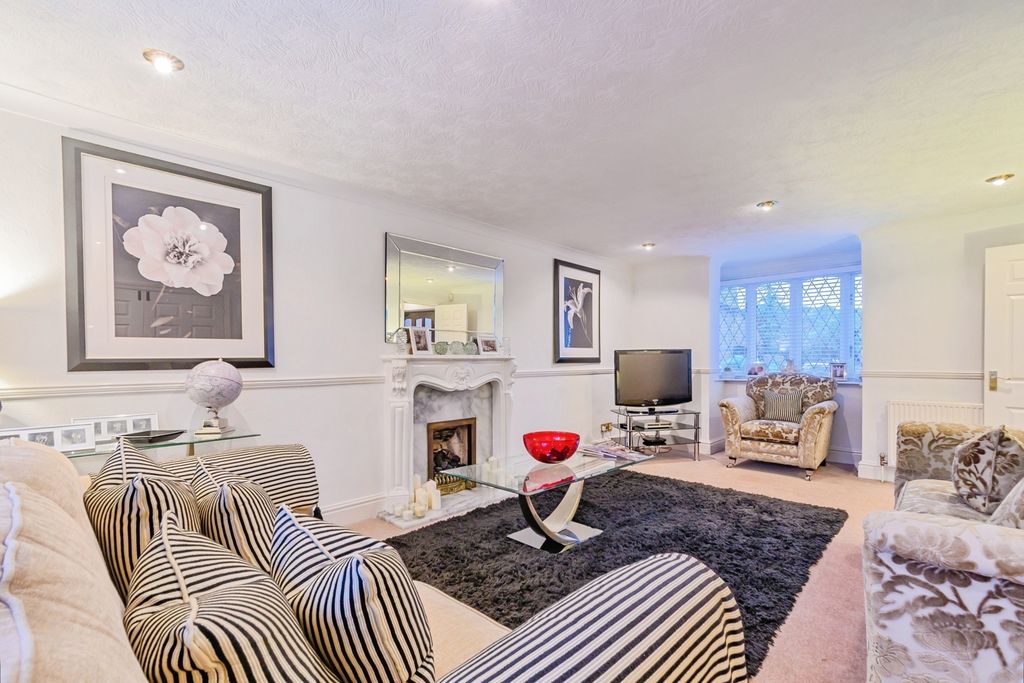 Property photo 3 of 21 Photo